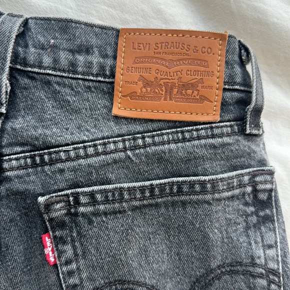 Levi Wedgie Fit Straight Women’s Jeans 25 - Picture 7 of 9